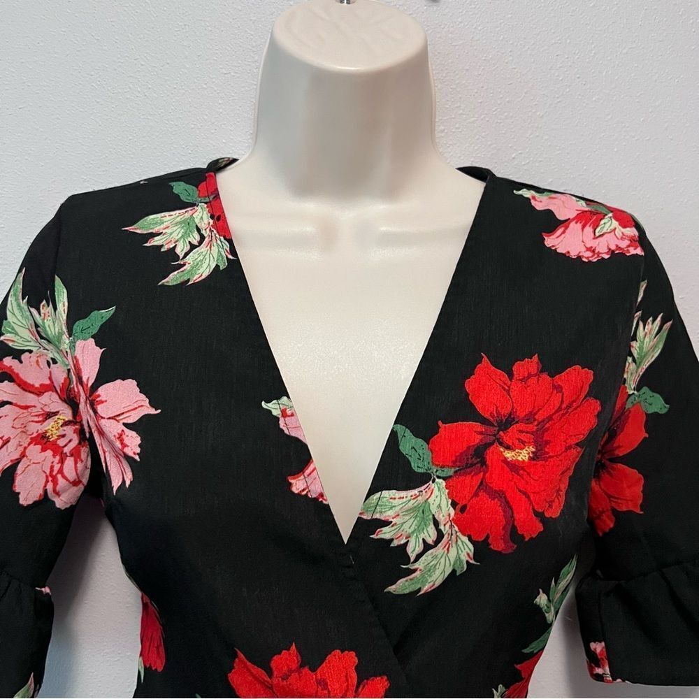 Pretty Little Thing Black/Red Floral Corset Dress Size‎ 4 - Picture 2 of 7